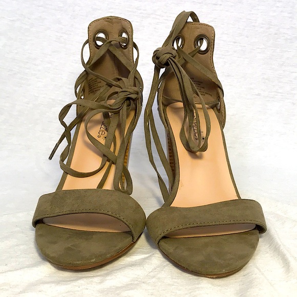 Shoe Dazzle | Grommet Laced Heels | 6.5 - Picture 4 of 7